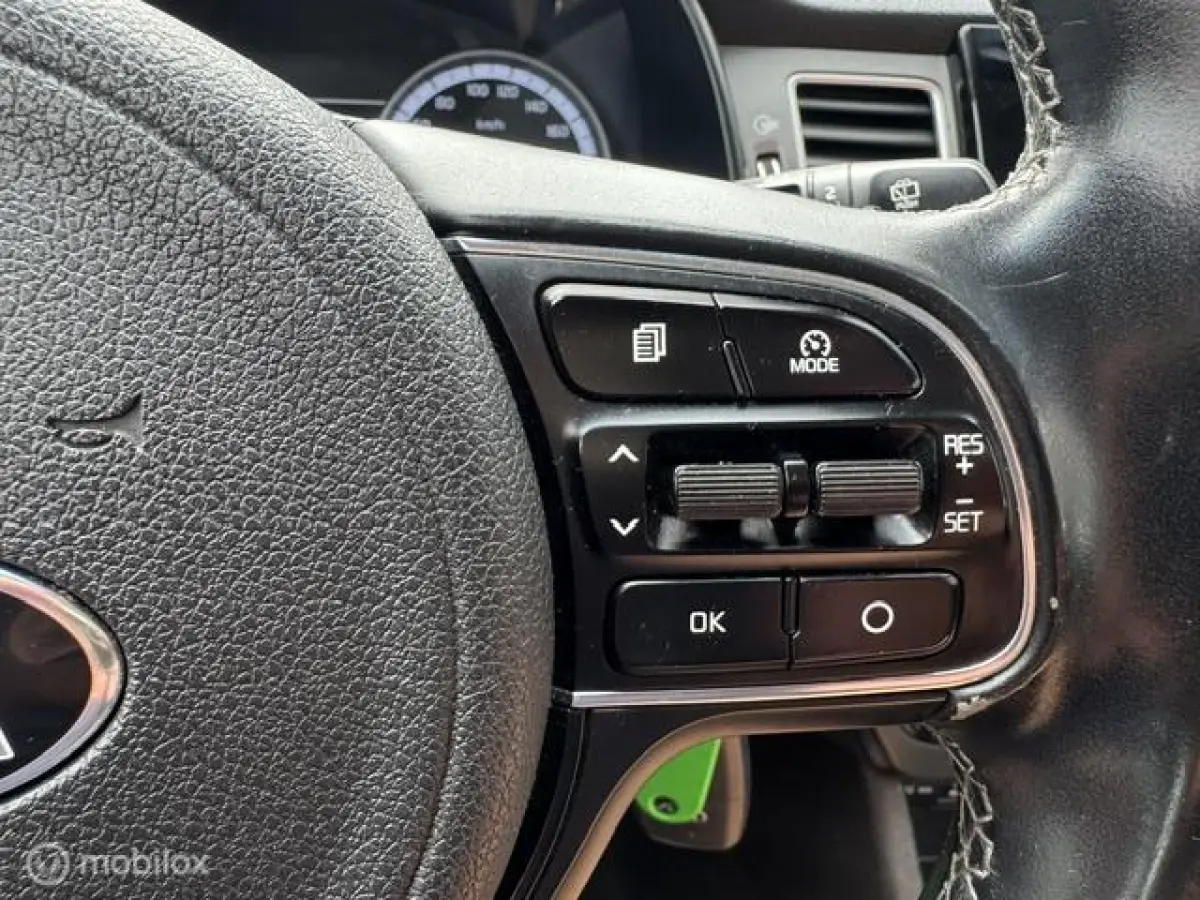 1.6 GDi Hybrid DynamicLine , Trekhaak , Navigatie & Camera achter , Parkeerhulp Achter, Led verlichting , Fabrieks garantie