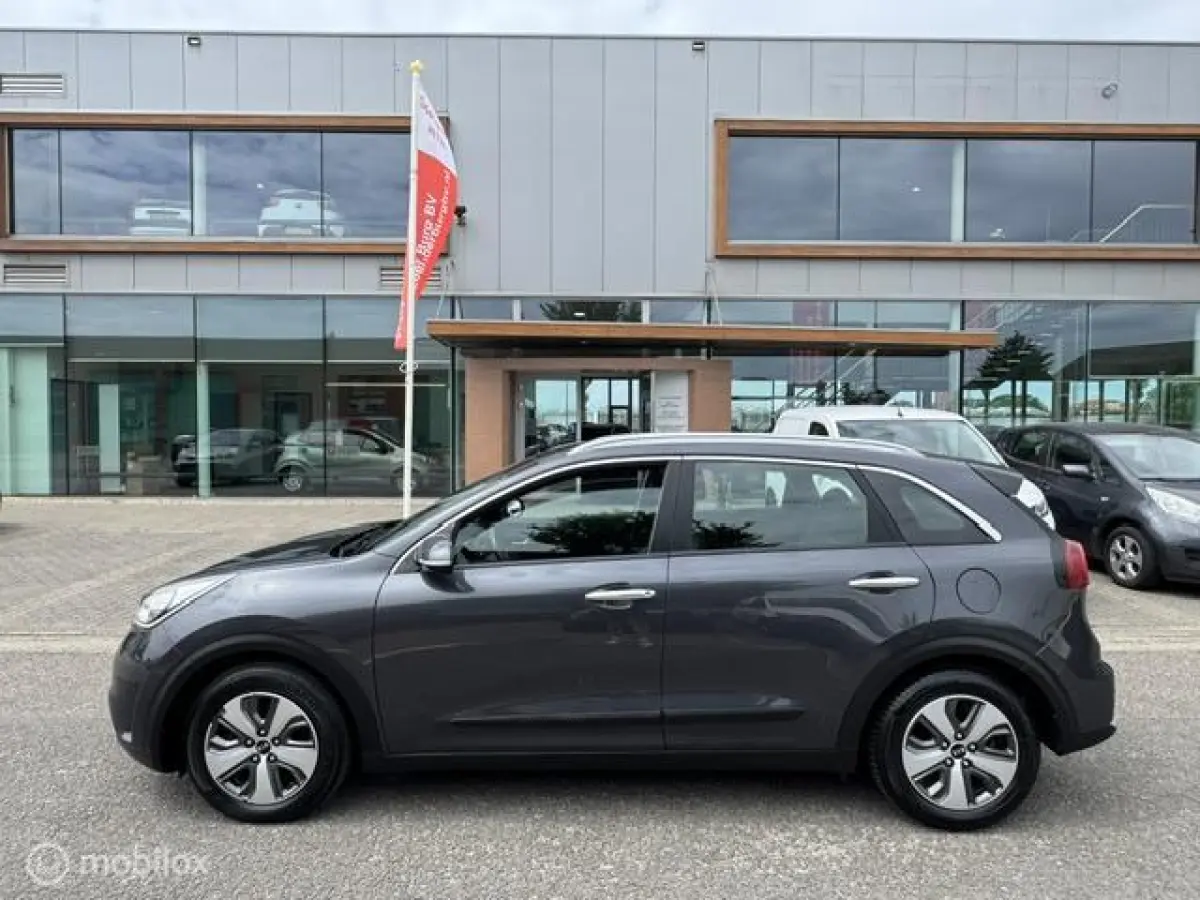1.6 GDi Hybrid DynamicLine , Trekhaak , Navigatie & Camera achter , Parkeerhulp Achter, Led verlichting , Fabrieks garantie