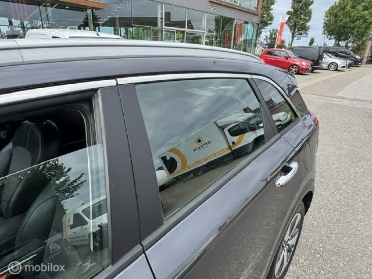 1.6 GDi Hybrid DynamicLine , Trekhaak , Navigatie & Camera achter , Parkeerhulp Achter, Led verlichting , Fabrieks garantie