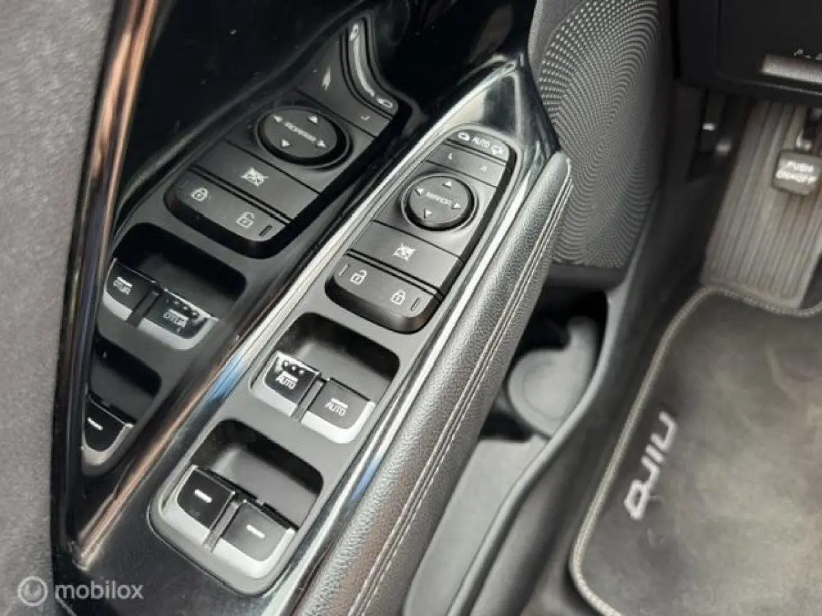 1.6 GDi Hybrid DynamicLine , Trekhaak , Navigatie & Camera achter , Parkeerhulp Achter, Led verlichting , Fabrieks garantie