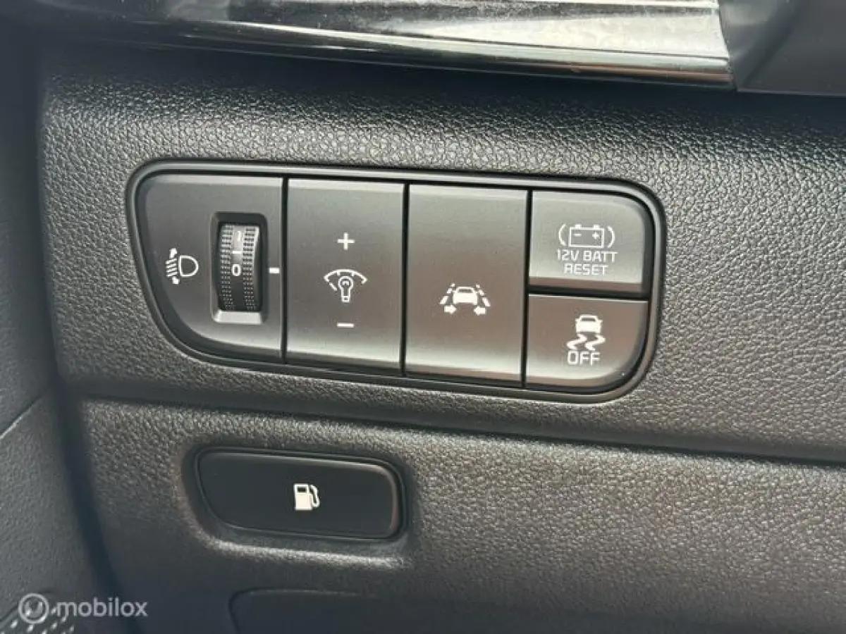 1.6 GDi Hybrid DynamicLine , Trekhaak , Navigatie & Camera achter , Parkeerhulp Achter, Led verlichting , Fabrieks garantie