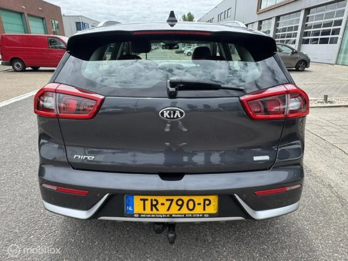 1.6 GDi Hybrid DynamicLine , Trekhaak , Navigatie & Camera achter , Parkeerhulp Achter, Led verlichting , Fabrieks garantie