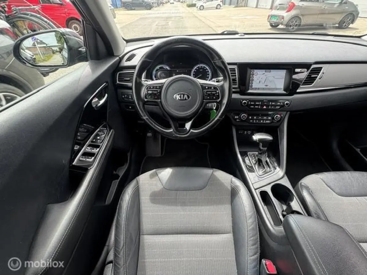 1.6 GDi Hybrid DynamicLine , Trekhaak , Navigatie & Camera achter , Parkeerhulp Achter, Led verlichting , Fabrieks garantie