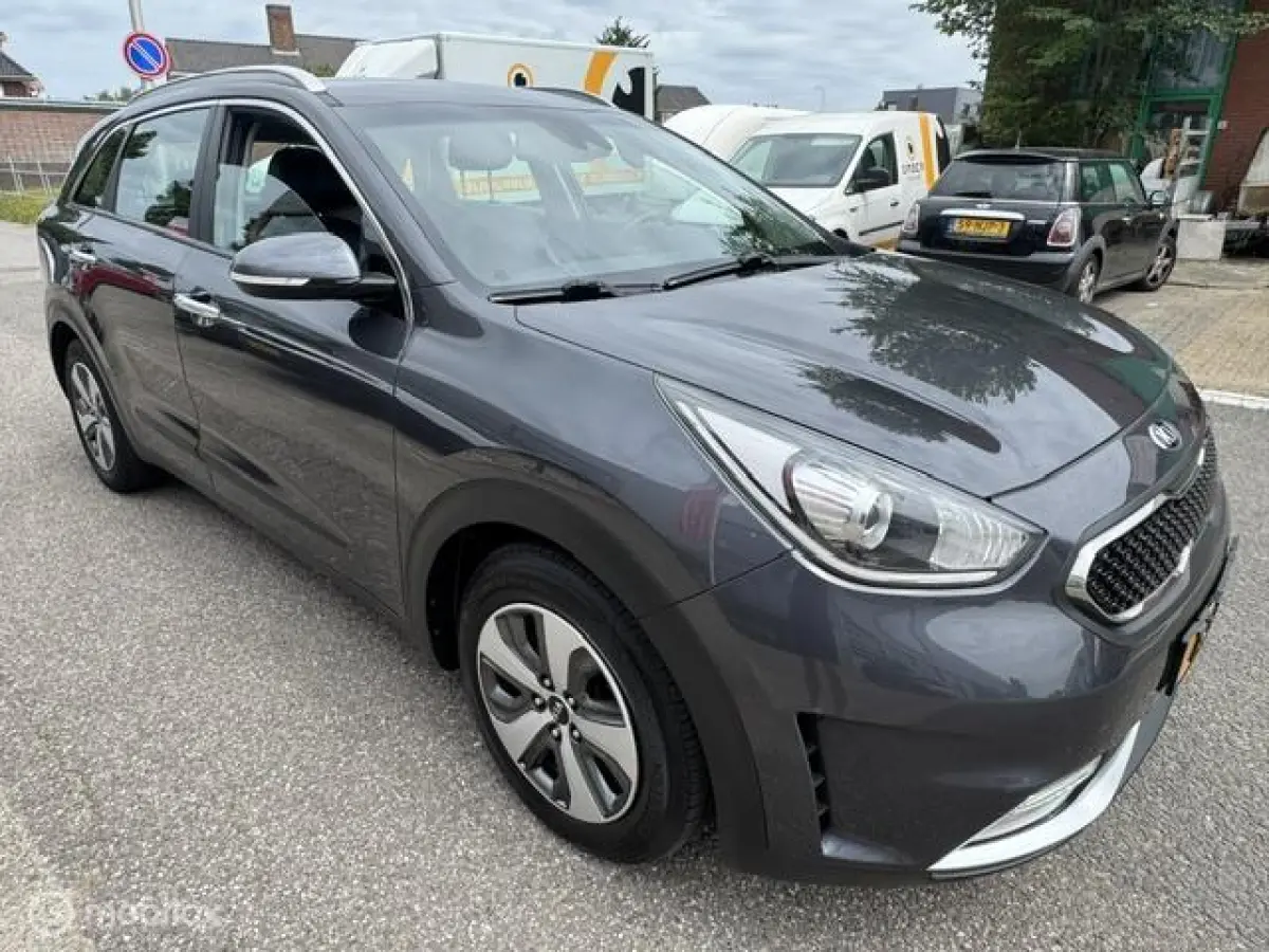 1.6 GDi Hybrid DynamicLine , Trekhaak , Navigatie & Camera achter , Parkeerhulp Achter, Led verlichting , Fabrieks garantie