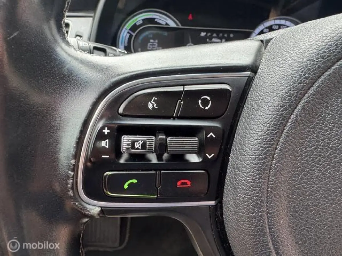 1.6 GDi Hybrid DynamicLine , Trekhaak , Navigatie & Camera achter , Parkeerhulp Achter, Led verlichting , Fabrieks garantie
