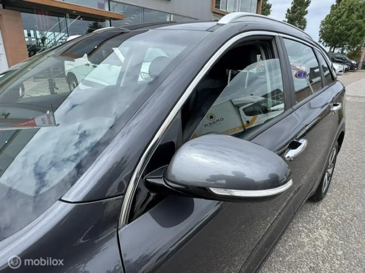 1.6 GDi Hybrid DynamicLine , Trekhaak , Navigatie & Camera achter , Parkeerhulp Achter, Led verlichting , Fabrieks garantie