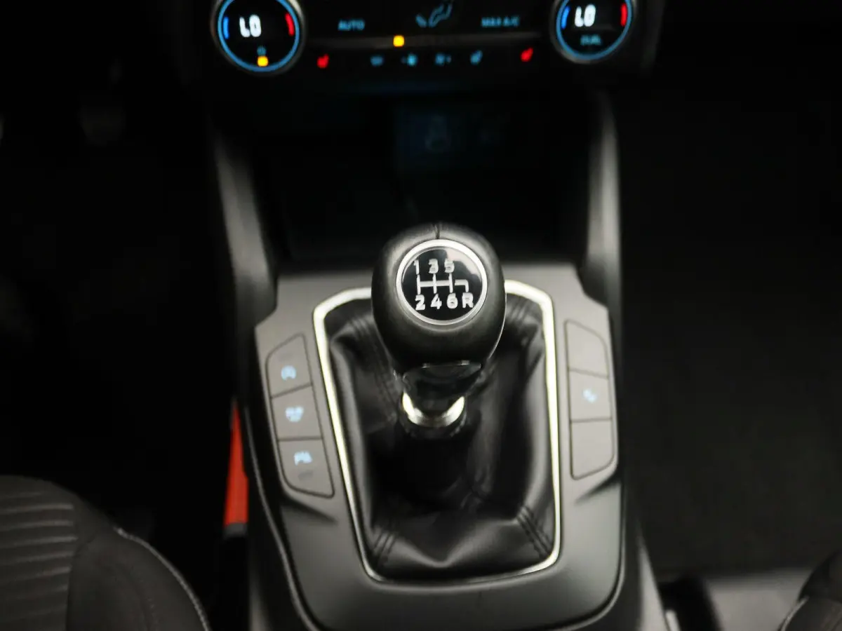 1.0 EcoBoost Hybrid Titanium Style | Apple Carplay/Android Auto | Winter Pakket | Camera | Led Verlichting | Cruise Control |