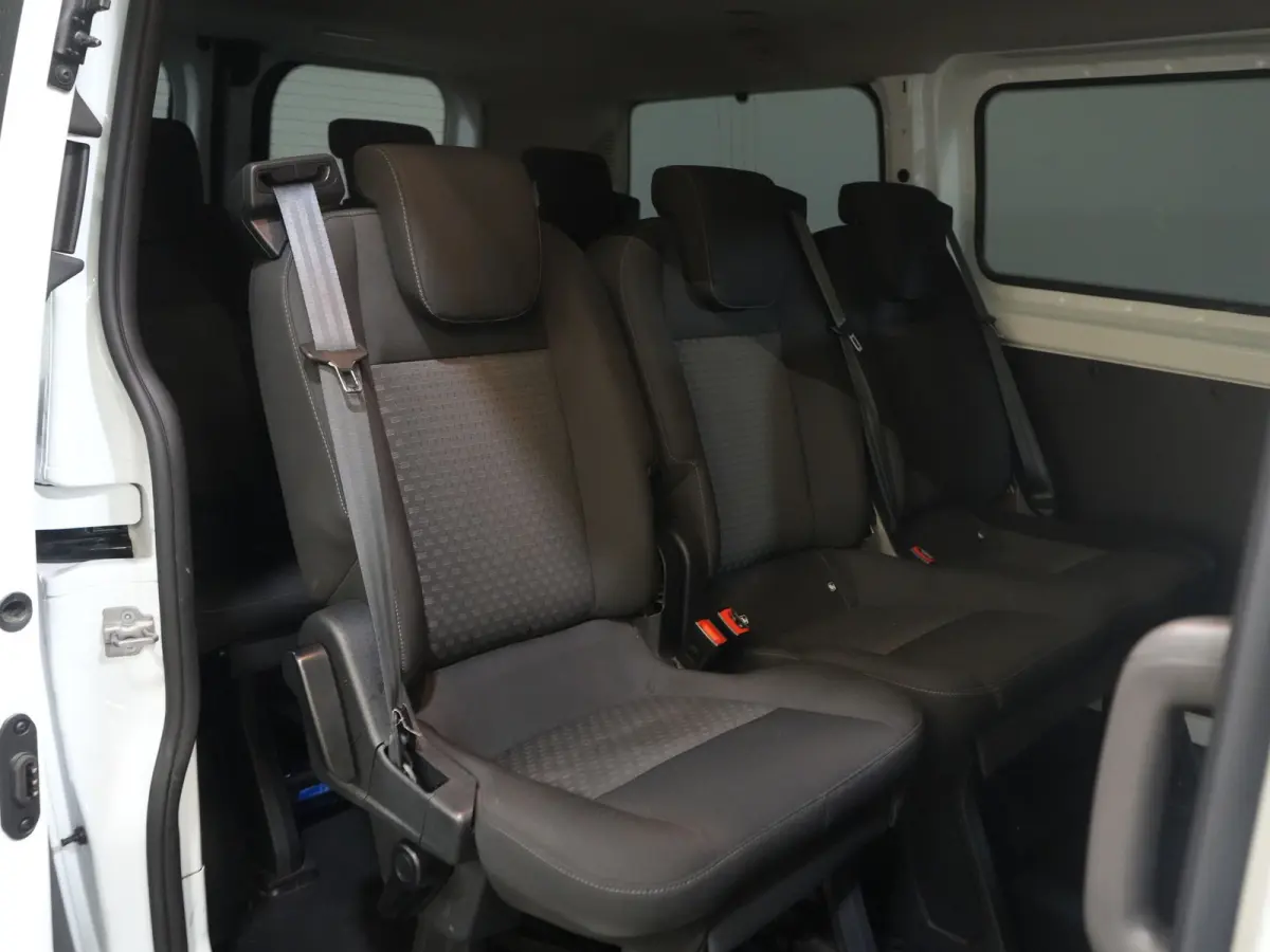 Tourneo 2.0 TDCI € 25.717,- incl. BTW/BPM Trend Combi/ Kombi/ 9 Persoons/ 9 P/ Cruise/ PDC/ Airco