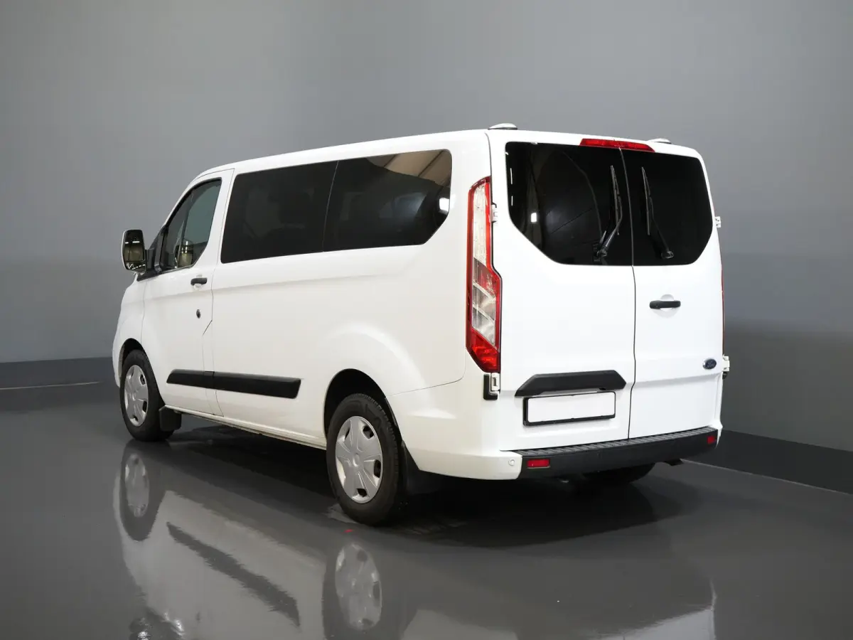 Tourneo 2.0 TDCI € 25.717,- incl. BTW/BPM Trend Combi/ Kombi/ 9 Persoons/ 9 P/ Cruise/ PDC/ Airco