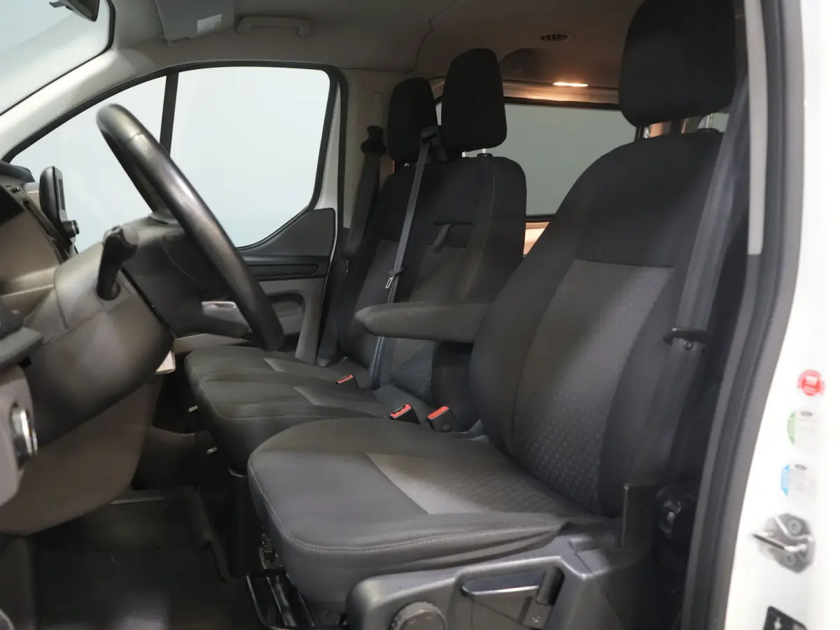 Tourneo 2.0 TDCI € 25.717,- incl. BTW/BPM Trend Combi/ Kombi/ 9 Persoons/ 9 P/ Cruise/ PDC/ Airco