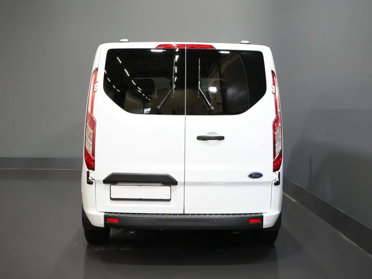 Tourneo 2.0 TDCI € 25.717,- incl. BTW/BPM Trend Combi/ Kombi/ 9 Persoons/ 9 P/ Cruise/ PDC/ Airco