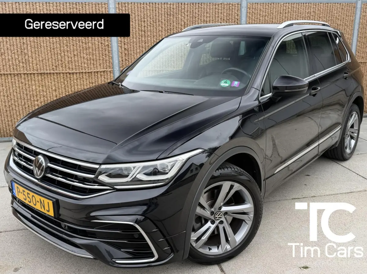 1.4 TSI eHybrid R-Line Business+ Trekhaak uitklapbaar | LED IQ. Light | Getint glas | Achteruitrijcamera | Parkeersensoren voor en achter | Navigatiesysteem | Apple CarPlay/Android Auto | Cr