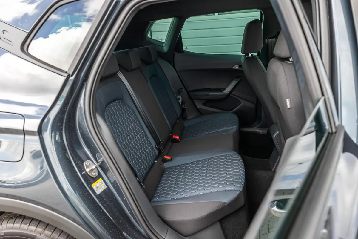 1.0 EcoTSI 95pk Style Business Connect | Achteruitrijcamera | Cruise Control