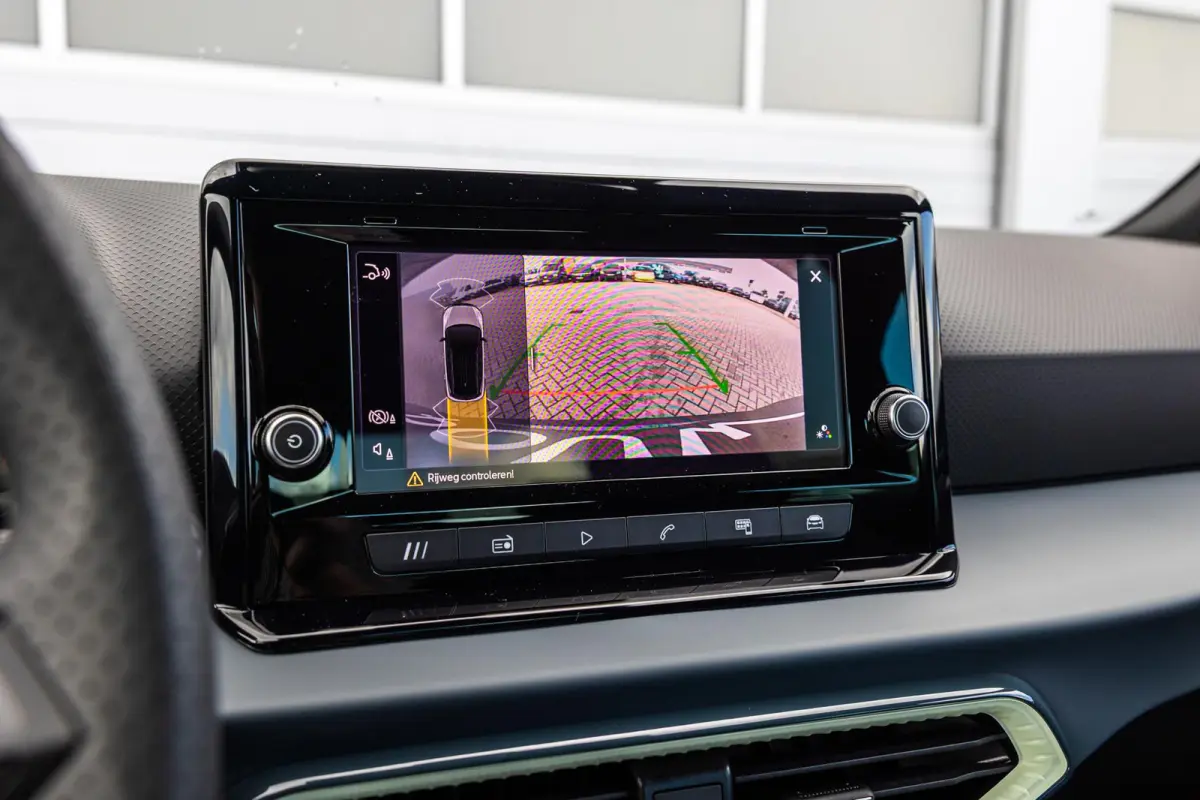 1.0 EcoTSI 95pk Style Business Connect | Achteruitrijcamera | Cruise Control