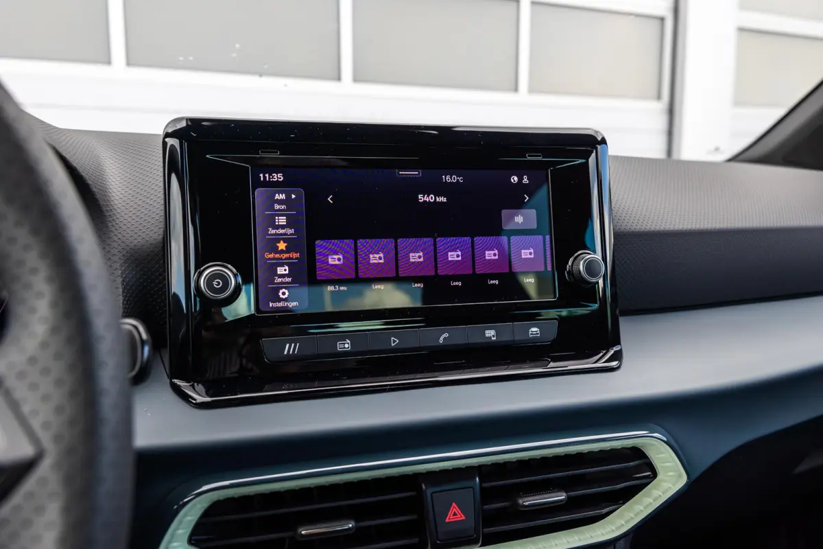 1.0 EcoTSI 95pk Style Business Connect | Achteruitrijcamera | Cruise Control