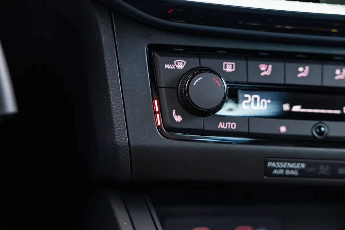 1.0 EcoTSI 95pk Style Business Connect | Achteruitrijcamera | Cruise Control