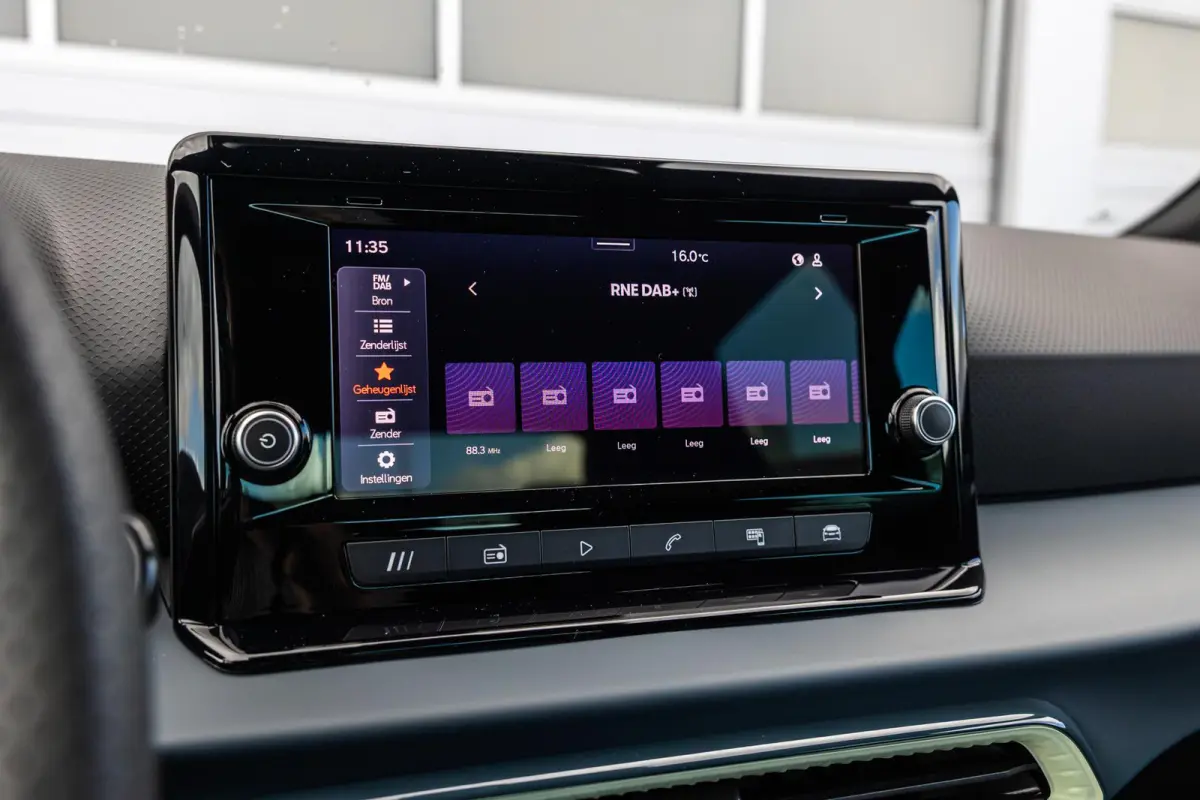 1.0 EcoTSI 95pk Style Business Connect | Achteruitrijcamera | Cruise Control