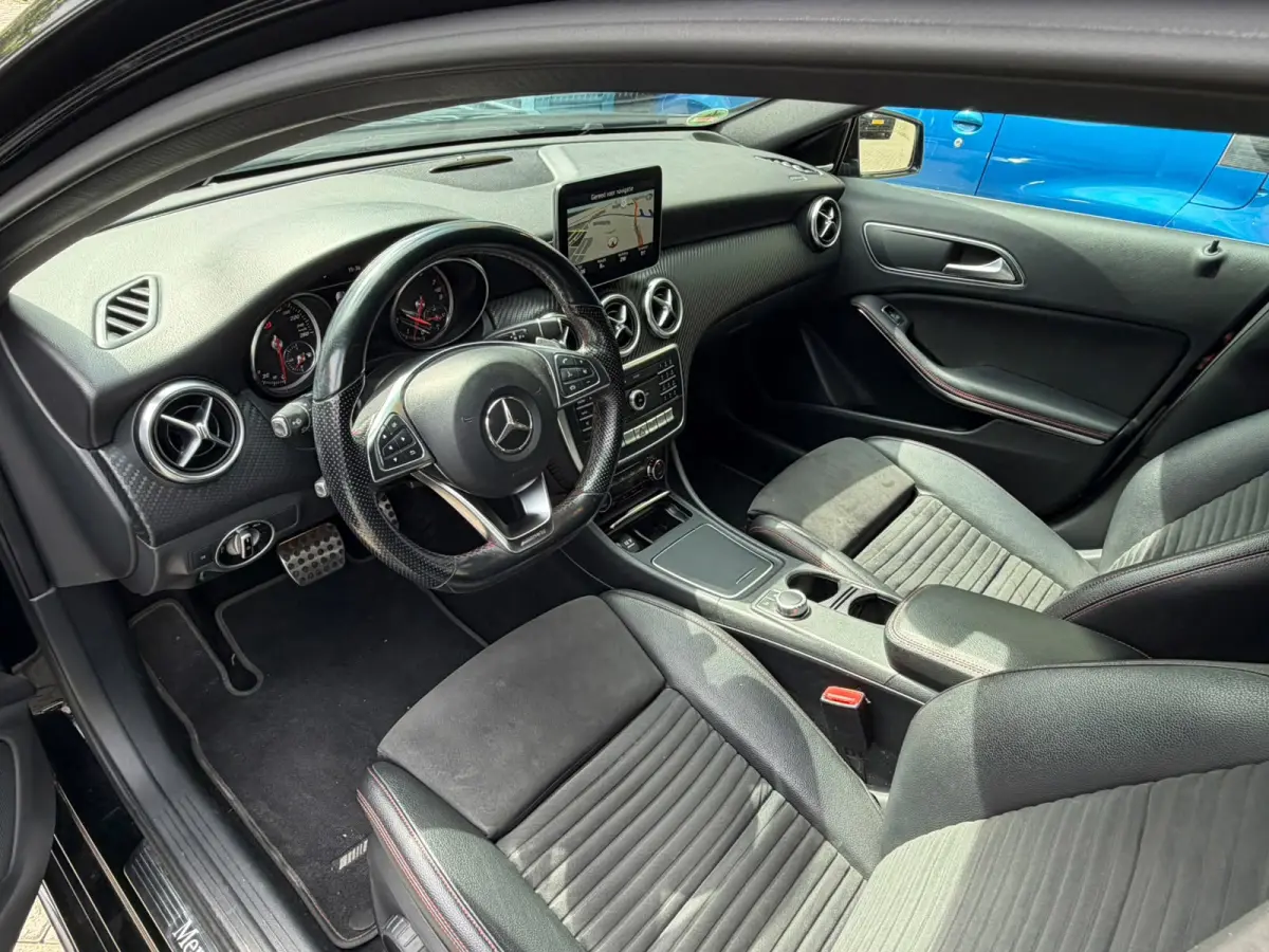 220 Sport 4MATIC AMG Harman-Kardon
