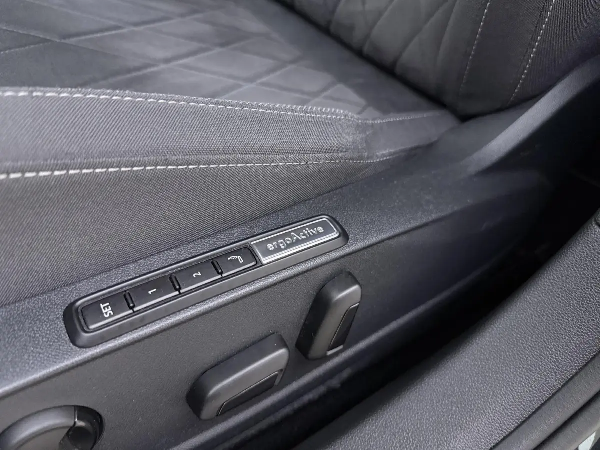 1.4 eHybrid Style | Apple Carplay / Android Auto | Alcantara Bekleding | Ergo Comfort Stoel |