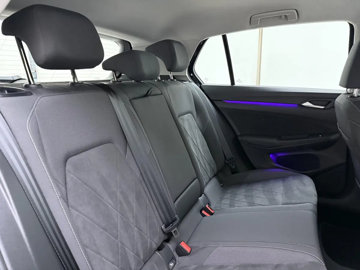 1.4 eHybrid Style | Apple Carplay / Android Auto | Alcantara Bekleding | Ergo Comfort Stoel |