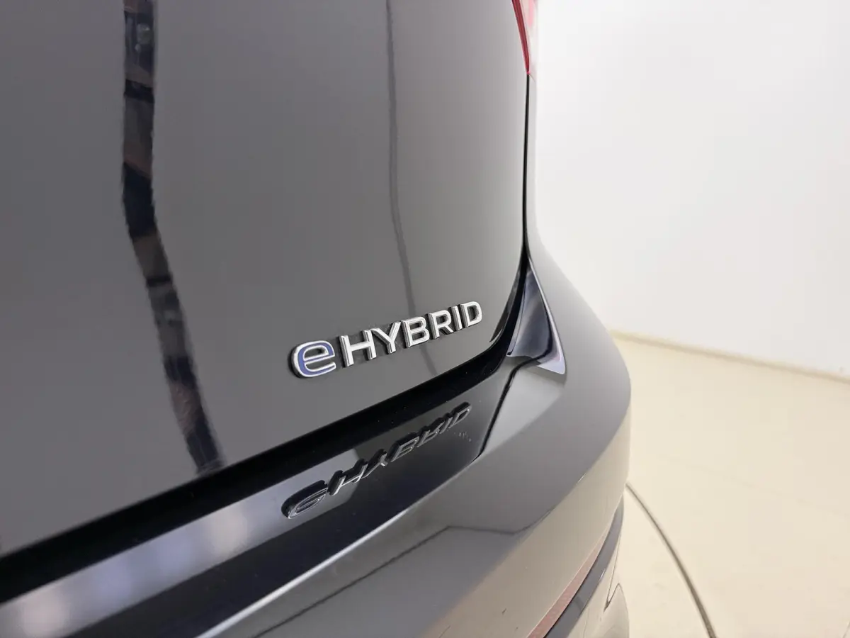 1.4 eHybrid Style | Apple Carplay / Android Auto | Alcantara Bekleding | Ergo Comfort Stoel |