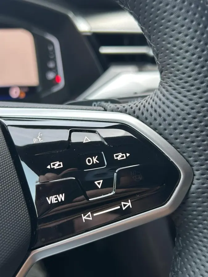 1.4 TSI eHybrid R-Line Business+