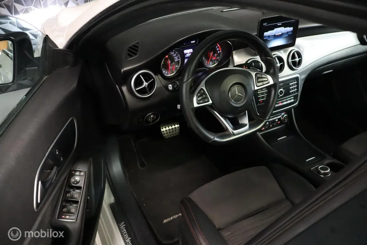 180 Ambition AMG-Line | Pano | Sfeer |