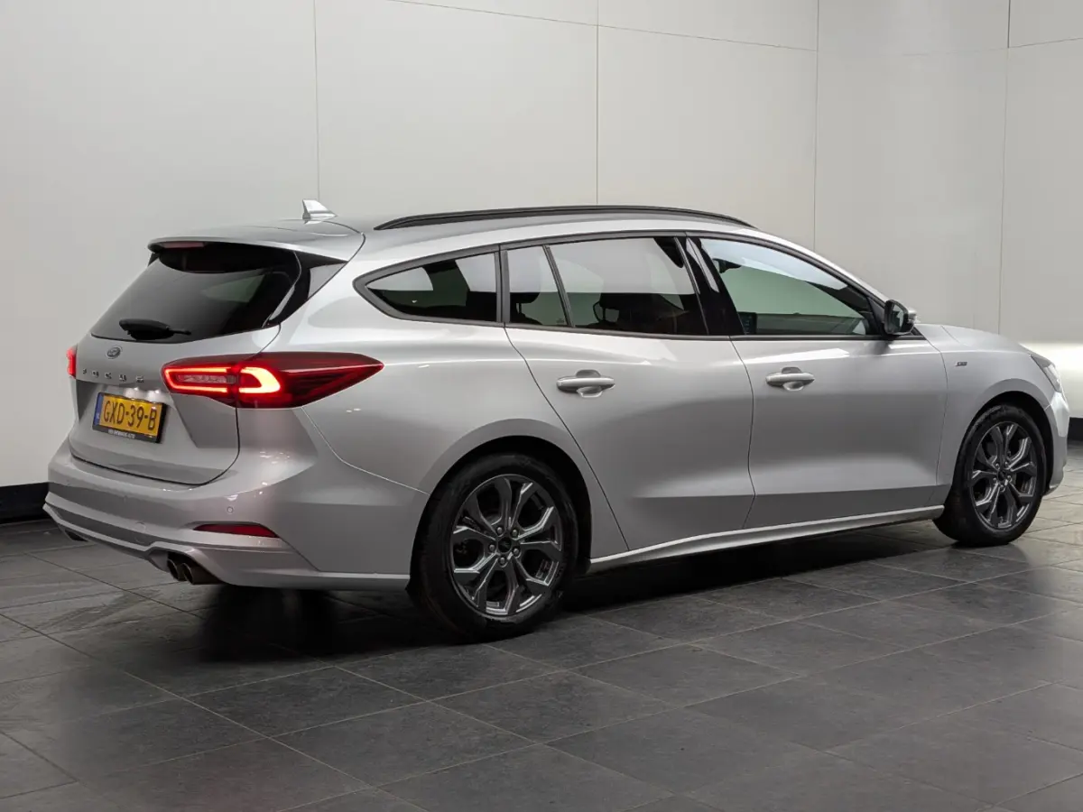 1.0EB Hybrid ST Line | NL-AUTO! | 1E EIGENAAR! | CRUISE | PARK SENS V+A | WINTERPACK | LED | DEALER OH! | LANE ASSIST | NAVI | CLIMA