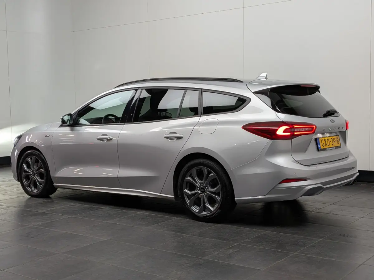 1.0EB Hybrid ST Line | NL-AUTO! | 1E EIGENAAR! | CRUISE | PARK SENS V+A | WINTERPACK | LED | DEALER OH! | LANE ASSIST | NAVI | CLIMA