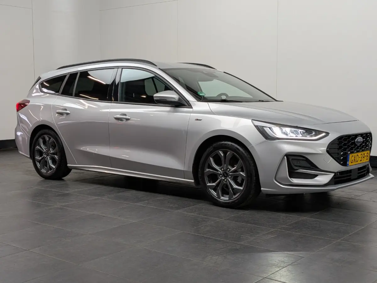 1.0EB Hybrid ST Line | NL-AUTO! | 1E EIGENAAR! | CRUISE | PARK SENS V+A | WINTERPACK | LED | DEALER OH! | LANE ASSIST | NAVI | CLIMA