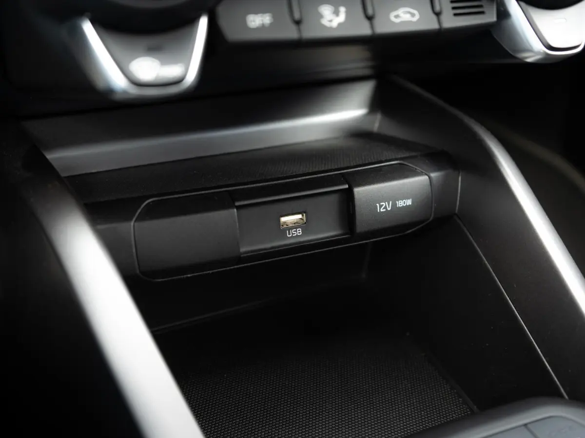 1.0 T-GDi MHEV GT-Line | Navi | PDC | Clima | Stoel en stuurverwarming | Achteruitrijcamera |