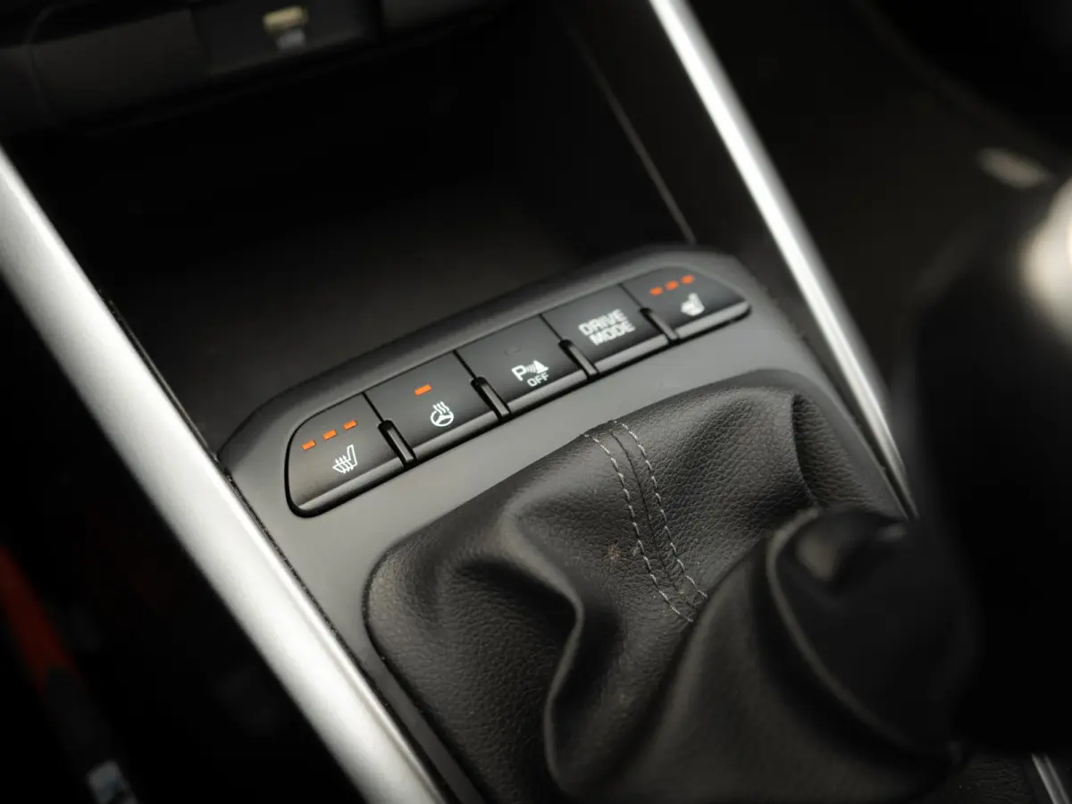 1.0 T-GDi MHEV GT-Line | Navi | PDC | Clima | Stoel en stuurverwarming | Achteruitrijcamera |