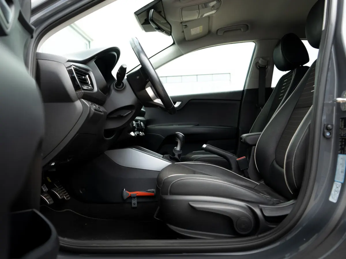 1.0 T-GDi MHEV GT-Line | Navi | PDC | Clima | Stoel en stuurverwarming | Achteruitrijcamera |