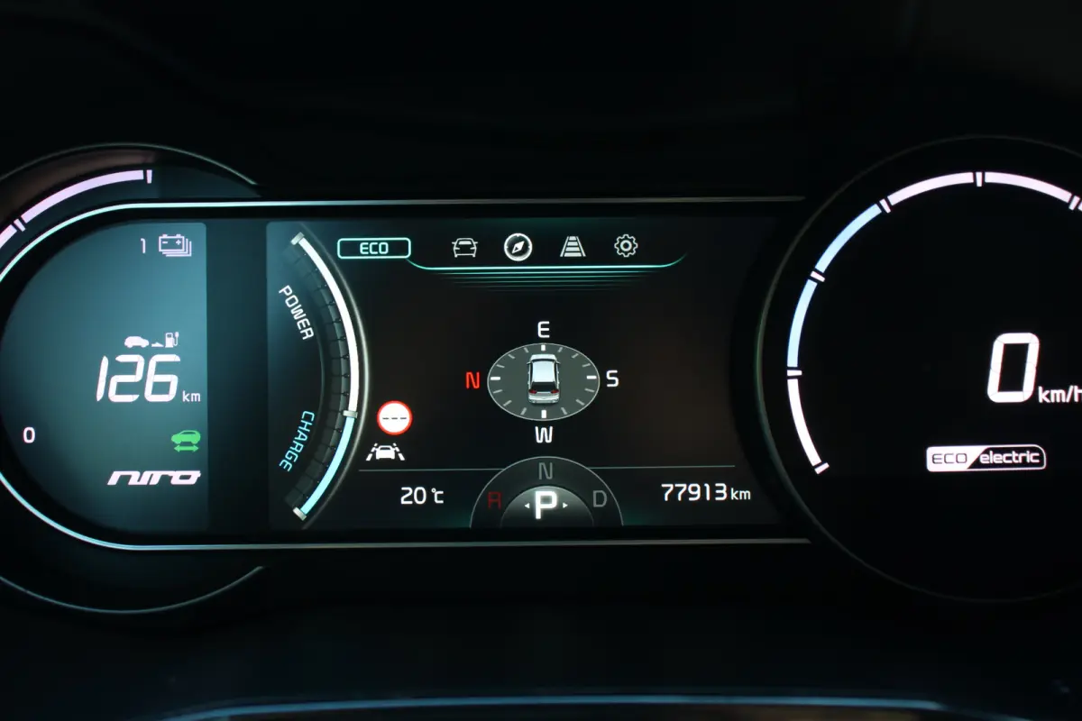 ExecutiveLine 64 kWh | 1E EIGENAAR! | 100% SOH! |  CAMERA | TREKHAAK | ADAPTIVE CRUISE | STOELVERWARMING + VERKOELING | LEDER | PARK SENS V+A | NAVI | LANE ASSIST