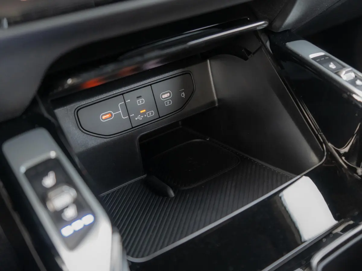 1.6 T-GDi Plug-in Hybrid 4WD ExecutiveLine 7p | 360 graden camera | Nappa leder | Head up display |