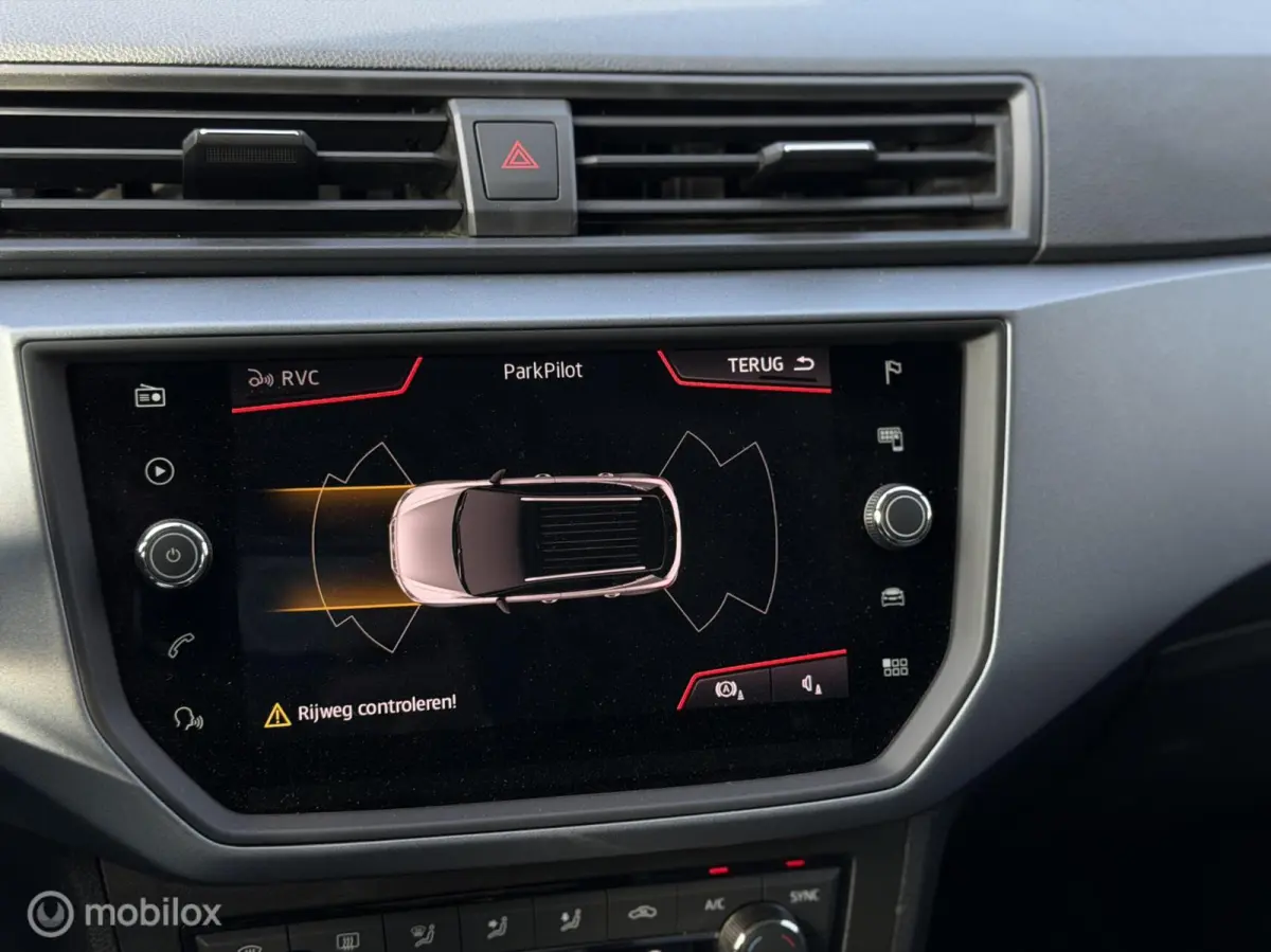 1.0 TSI Style Business Intense | Clima | PDC V+A | Apple Carplay/Android Auto | Navi | Keyless |