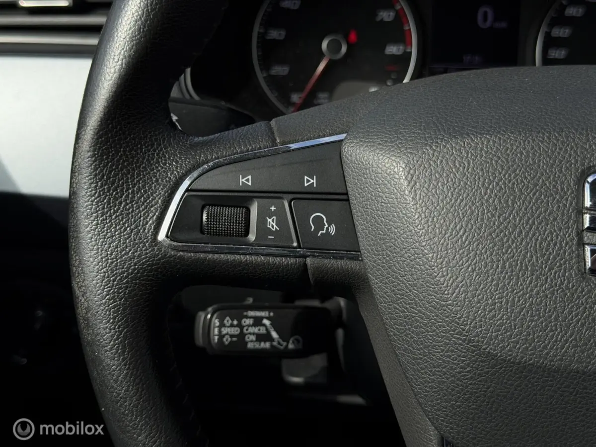 1.0 TSI Style Business Intense | Clima | PDC V+A | Apple Carplay/Android Auto | Navi | Keyless |