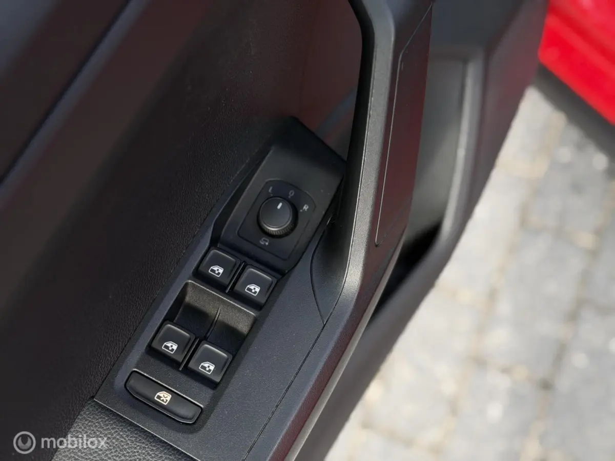 1.0 TSI Style Business Intense | Clima | PDC V+A | Apple Carplay/Android Auto | Navi | Keyless |