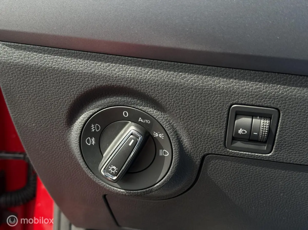 1.0 TSI Style Business Intense | Clima | PDC V+A | Apple Carplay/Android Auto | Navi | Keyless |