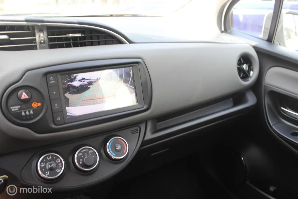 1.0 VVT-i Connect