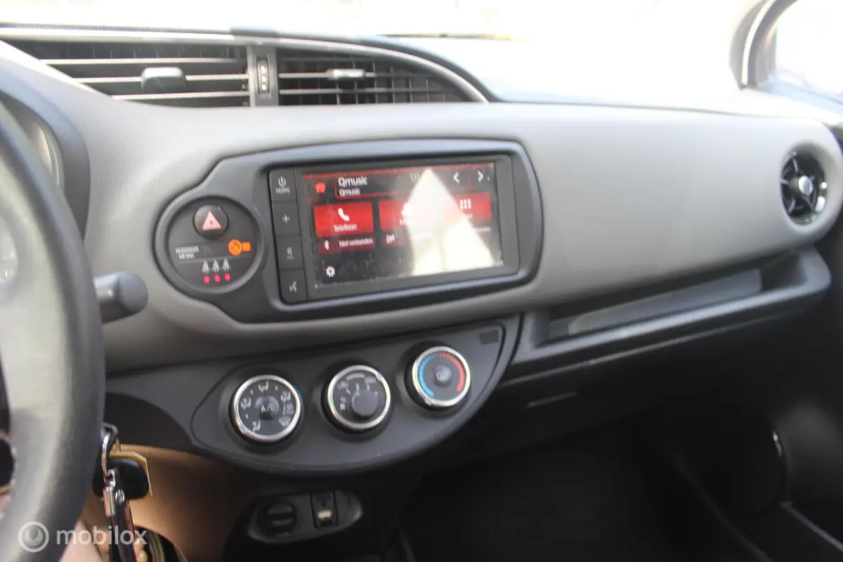 1.0 VVT-i Connect