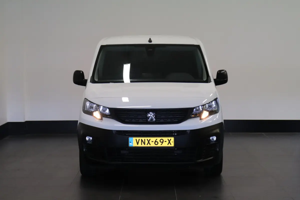 1.2 PT Benzine! EURO 6 - Airco - Navi - Cruise - €12.900,- Excl.