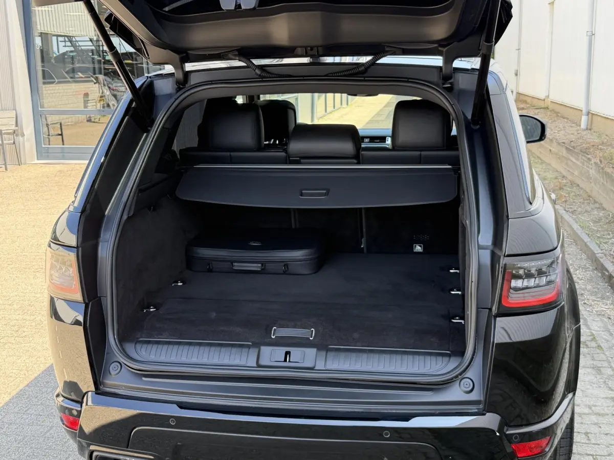 P400e HSE | NL-auto 1e eig. / volledige historie / Pano-Dak / Black Pack