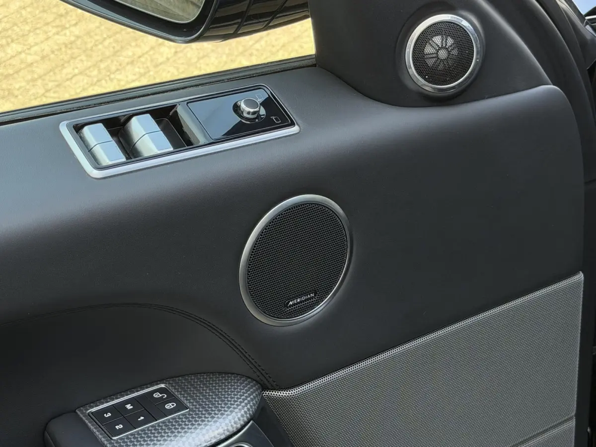P400e HSE | NL-auto 1e eig. / volledige historie / Pano-Dak / Black Pack