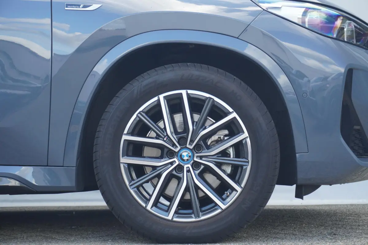 xDrive30e | M Sportpakket | Panoramadak | Trekhaak | Head-up Dislay | Harman Kardon | Elektrisch verstelbare stoelen | Driving Assistant Professional