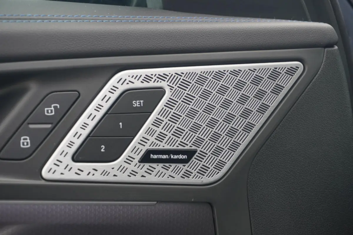 xDrive30e | M Sportpakket | Panoramadak | Trekhaak | Head-up Dislay | Harman Kardon | Elektrisch verstelbare stoelen | Driving Assistant Professional