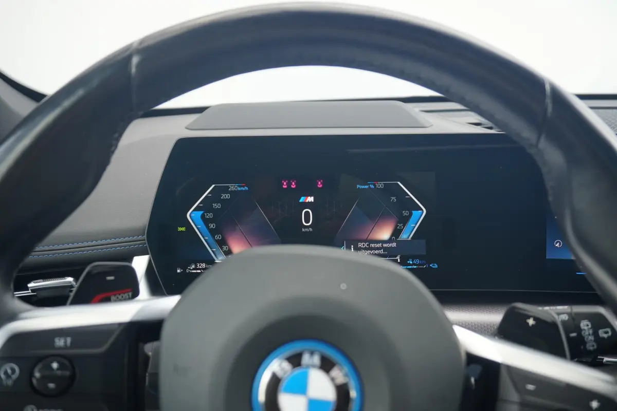 xDrive30e | M Sportpakket | Panoramadak | Trekhaak | Head-up Dislay | Harman Kardon | Elektrisch verstelbare stoelen | Driving Assistant Professional