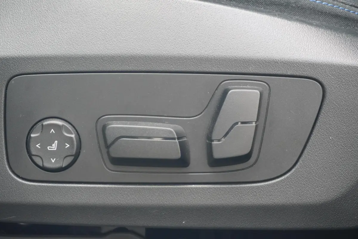 xDrive30e | M Sportpakket | Panoramadak | Trekhaak | Head-up Dislay | Harman Kardon | Elektrisch verstelbare stoelen | Driving Assistant Professional