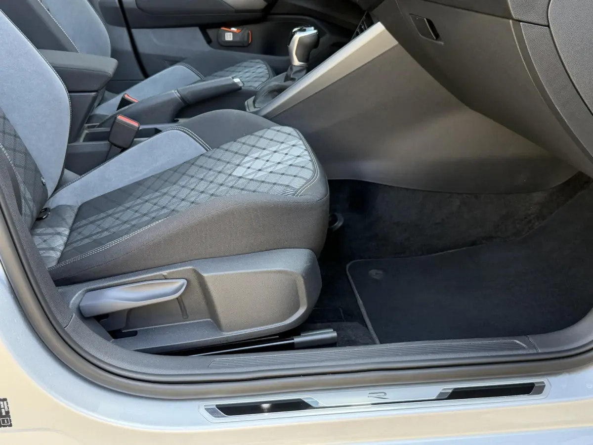 1.0 TSI R-Line Business | NL 1e eig./Pano-Schuifdak/IQ Light/Adapt.Cruise/Keyless/Carplay
