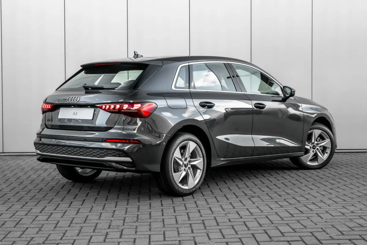 Advanced edition | Aluminium optiek in het interieur | Assistentiepakket Rijden en Parkeren Plus | Audi virtual cockpit
